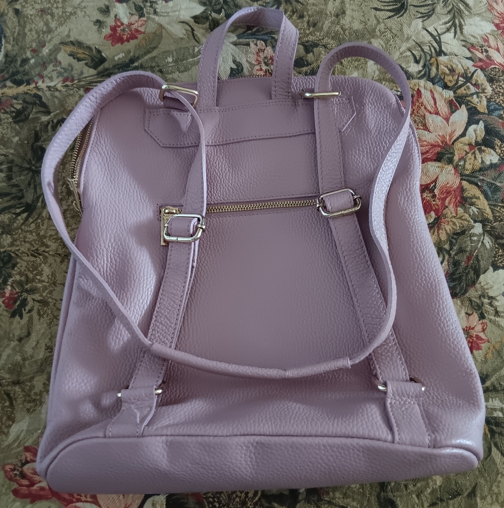 UNICAI Pebbled Leather Backpack with Front Zip Pocket
